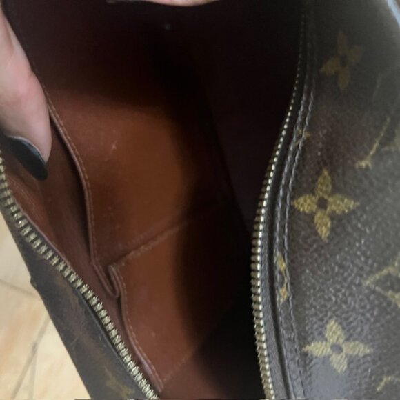 Authentic Louis Vuitton Monogram Cite GM Shoulder Bag M51181 - Picture 8 of 8